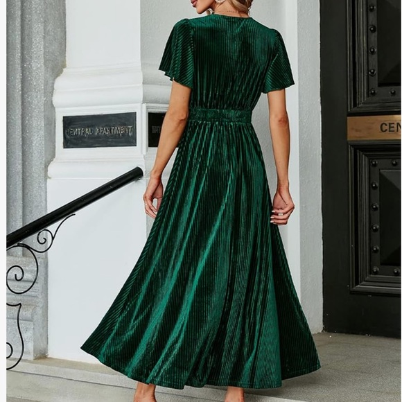 NWT Simplee Ribbed Green Velvet Wrap Maxi Dress w Flutter Sleeves Flowy Small - Picture 11 of 11